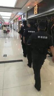 打架踢二楼吃瓜群众视频,打架事件致二楼群众被踢，现场视频曝光引热议  第3张