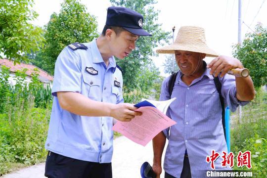 湖北民警吃瓜视频大全集,趣味瞬间，温情满满  第2张